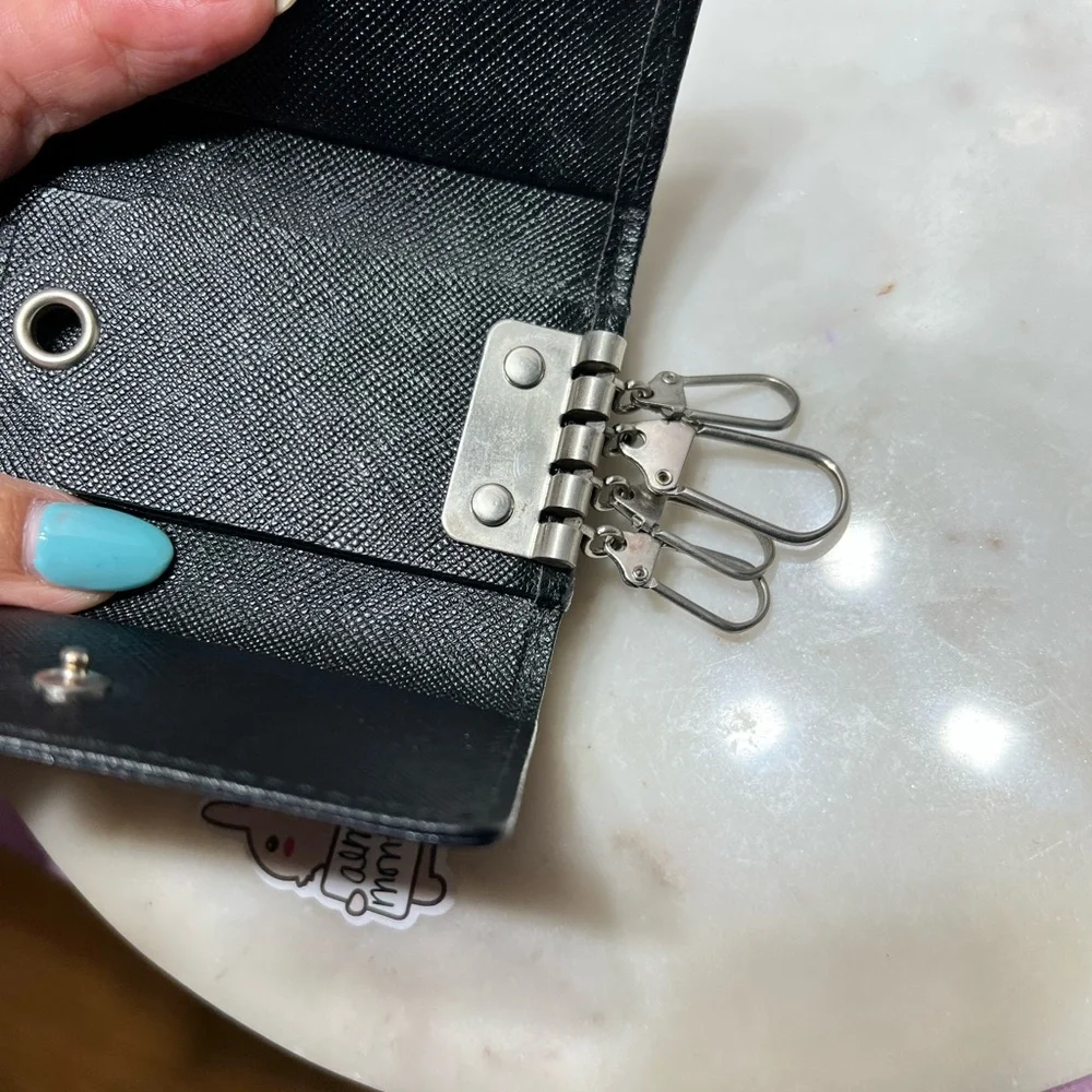Burberry BURBERRY  Nova Check 4 Key Holder Case Black and Beige EUC
